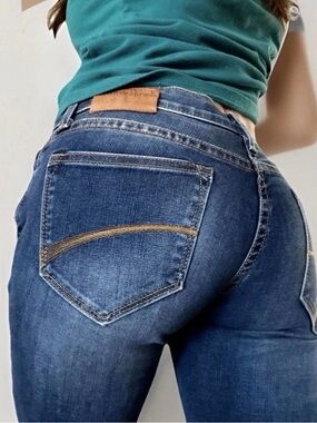 Driftwood Audrey Womens Jeans size 27 Straight Stretchy Medium Blue Denim low